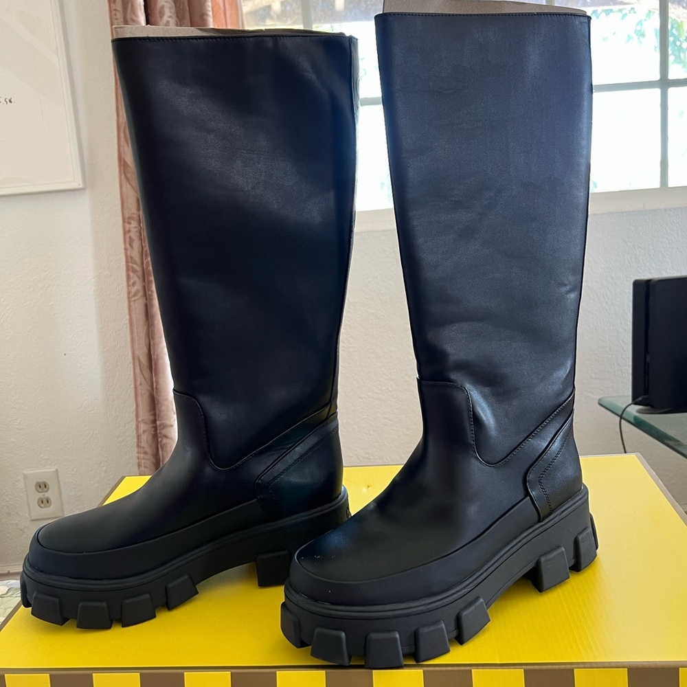 Tall platform boots (lug boots)